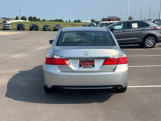 Used 2014 Alabaster Silver Metallic Honda  image 4