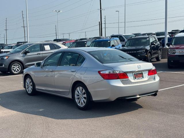 Used 2014 Alabaster Silver Metallic Honda  image 5