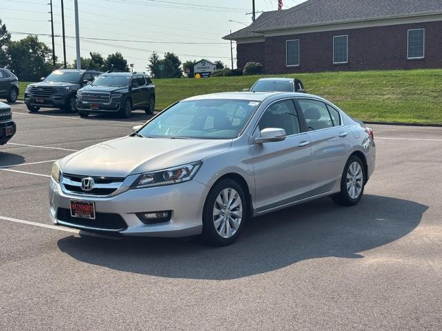 Used 2014 Alabaster Silver Metallic Honda  image 7