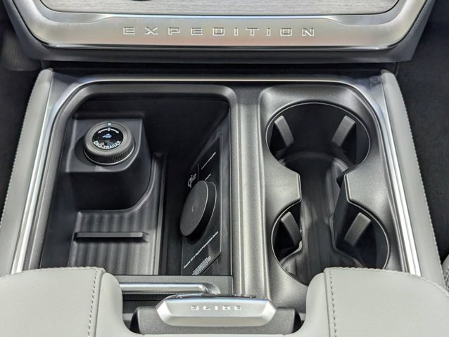 New 2027 Star White Metallic Tri-Coat Ford MAX Platinum image 42