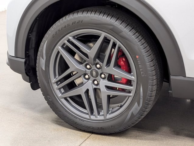 New 2027 Avalanche Gray Ford ST-Line image 32