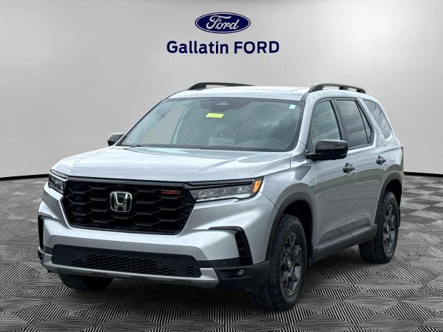 2025 Honda Pilot TrailSport AWD's photo