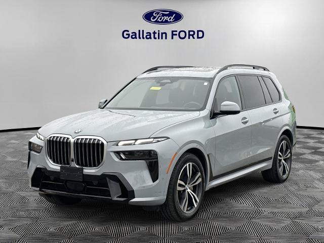 2025 BMW X7 40i's photo