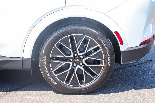 New 2026 Star White Metallic Tri-coat Ford Premium image 39