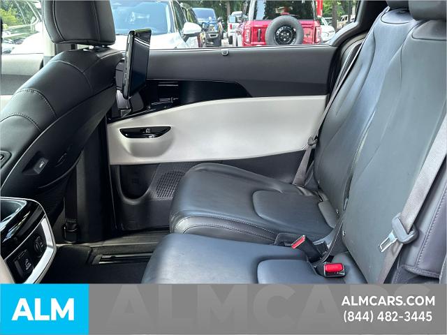 Used 2022 Ceramic Silver Kia  image 27