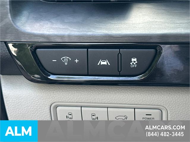 Used 2022 Ceramic Silver Kia  image 39