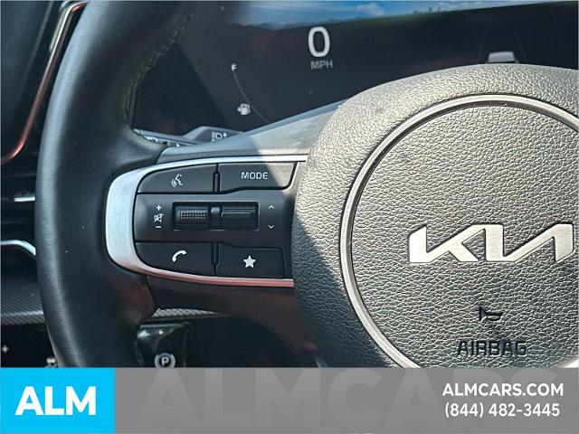 Used 2023 Wolf Gray Kia  image 29