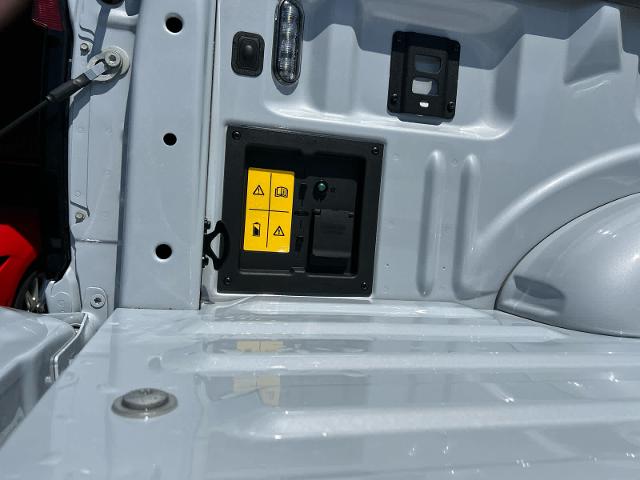 2025 Ford F-150 Lightning Flash - Photo 36