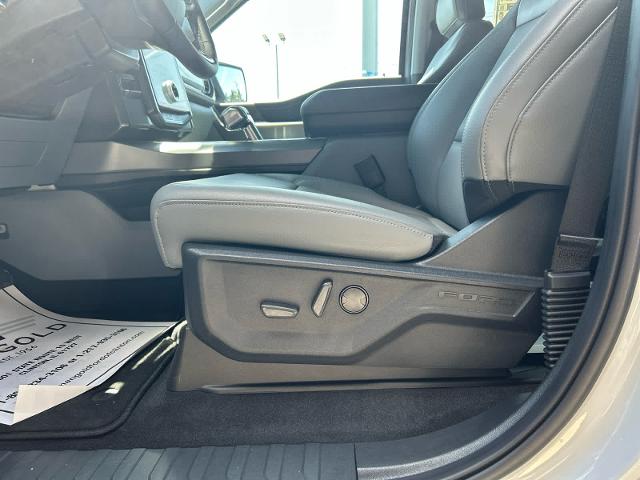 2025 Ford F-150 Lightning Flash - Photo 37