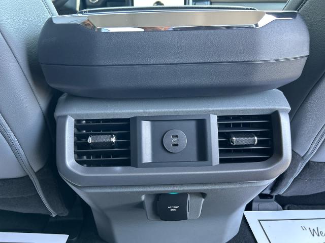 2025 Ford F-150 Lightning Flash - Photo 41
