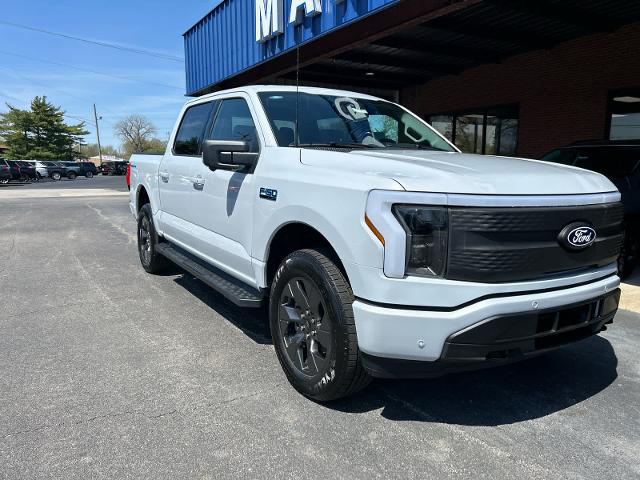 2025 Ford F-150 Lightning Flash - Photo 26
