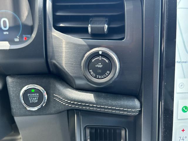 2025 Ford F-150 Lightning Flash - Photo 47