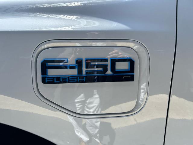 2025 Ford F-150 Lightning Flash - Photo 30
