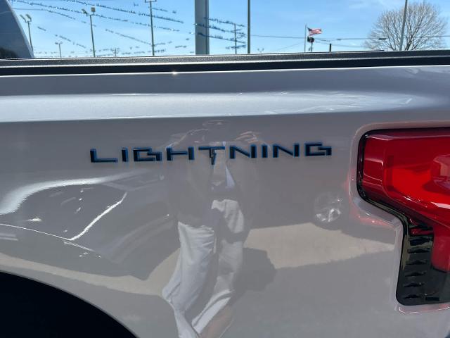 2025 Ford F-150 Lightning Flash - Photo 32