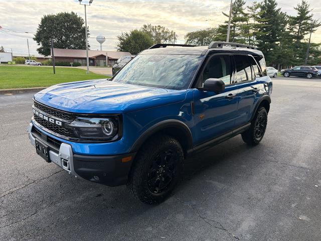 New 2026 Velocity Blue Metallic Ford Badlands® image 22