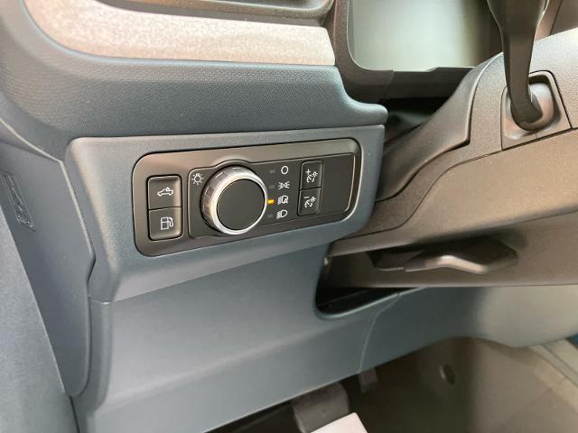 New 2026 Oxford White Ford XLT image 39