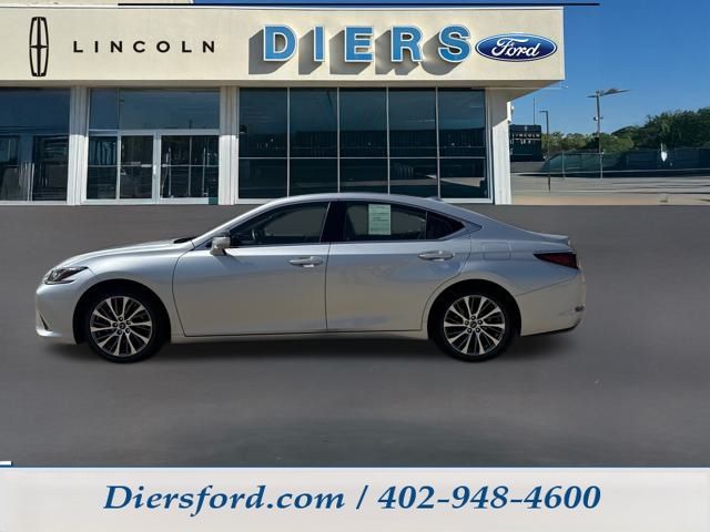 2019 Lexus ES