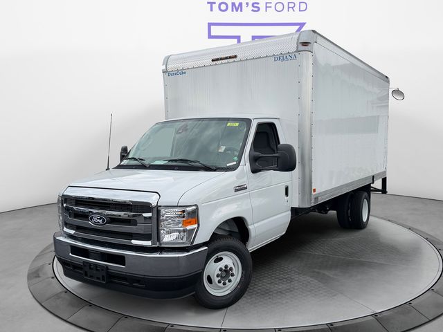 Oxford White 2027 Ford E-Series Chassis Pickup Truck Rear-Wheel Drive Automatic