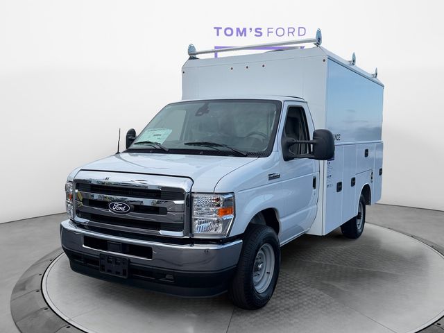 Oxford White 2027 Ford E-Series Chassis Pickup Truck Rear-Wheel Drive Automatic
