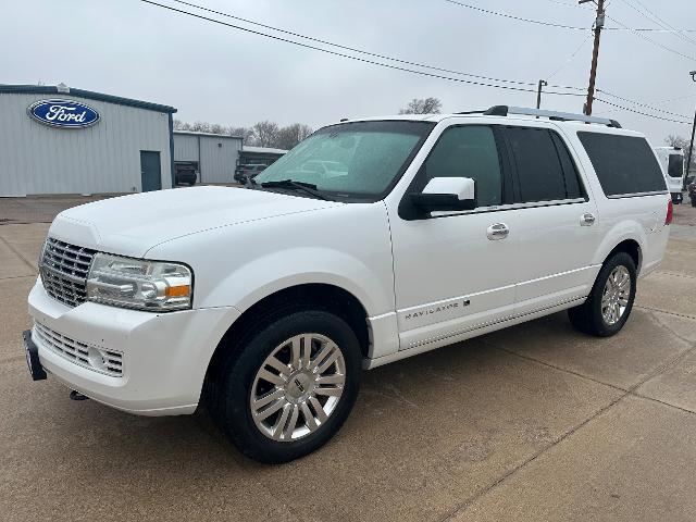 2011 Lincoln Navigator L Base