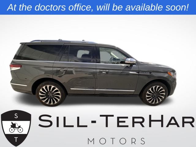 2022 Lincoln Navigator