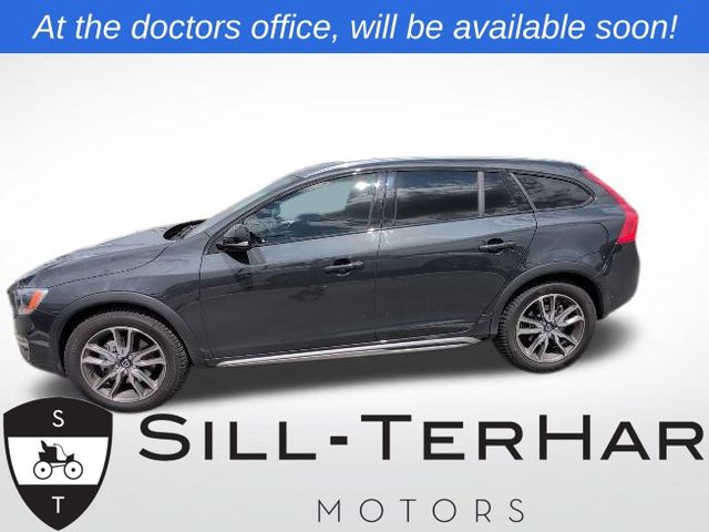 2015 Volvo V60 Cross Country