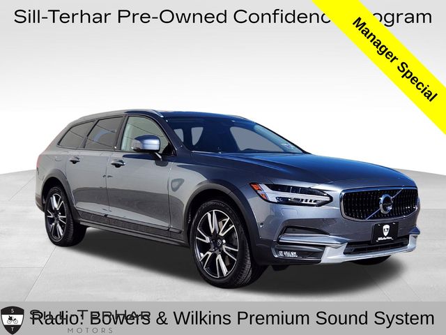 2017 Volvo V90 Cross Country