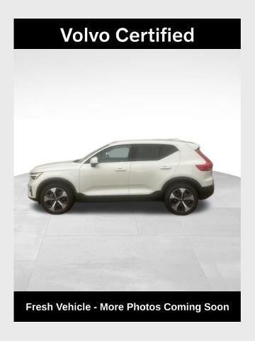 2025 Volvo XC40