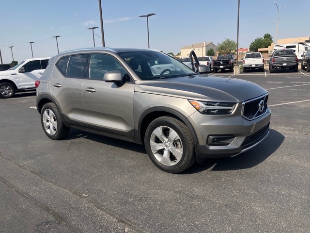 2022 Volvo XC40