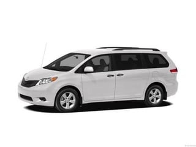 2012 Toyota Sienna SE 8-Passenger