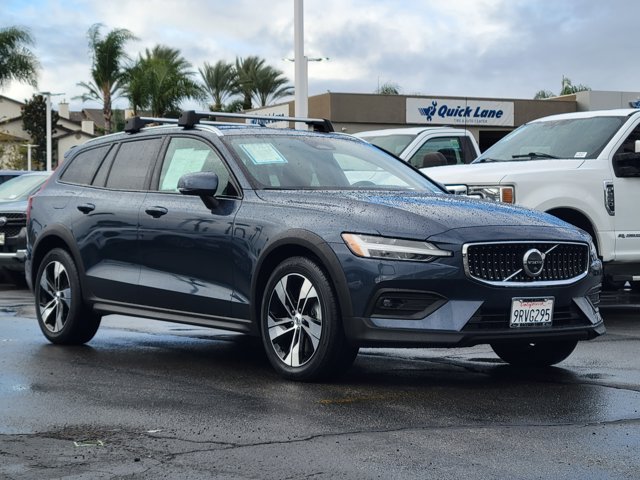 2023 Volvo V60 Cross Country