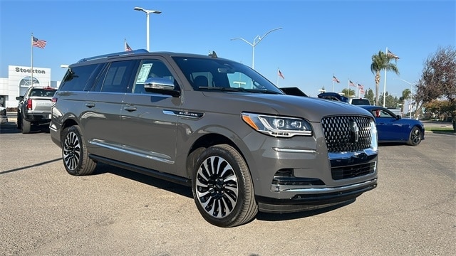 2023 Lincoln Navigator L