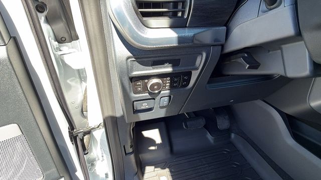 New 2026 Oxford White Ford Lariat® image 69
