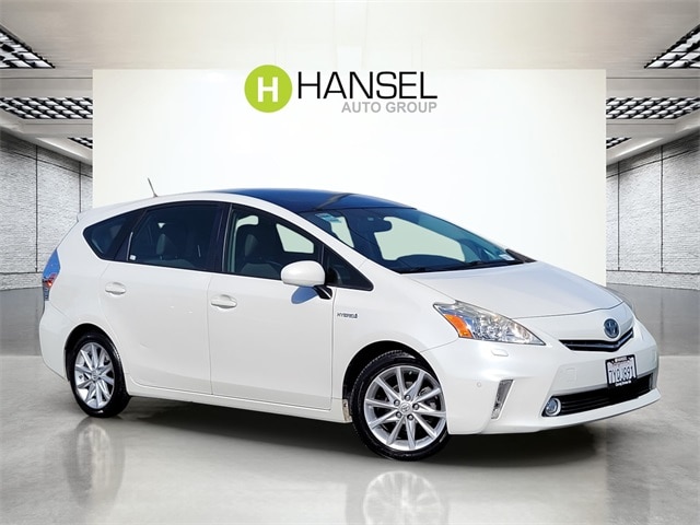 2014 Toyota Prius v Five