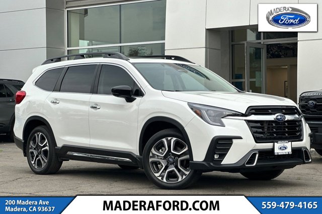 2024 Subaru Ascent Touring's photo
