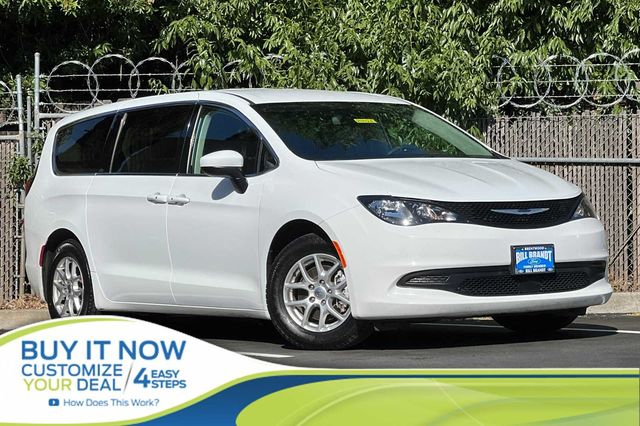 2023 Chrysler Voyager LX