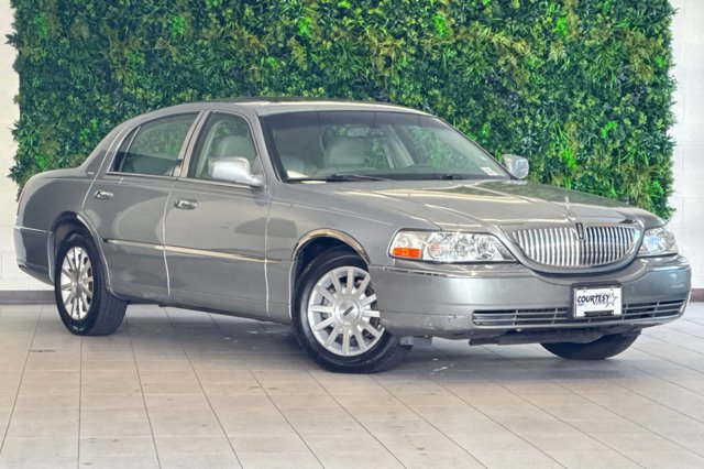 2006 Lincoln Town Car