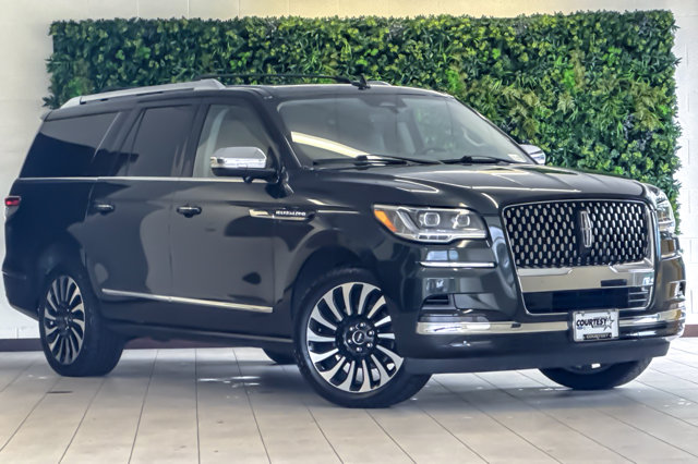 2022 Lincoln Navigator L Black Label