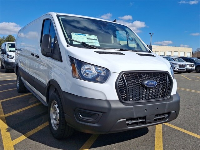 Transit Van 250 Low Roof w/148-inch WB