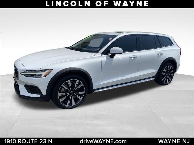 2020 Volvo V60 Cross Country