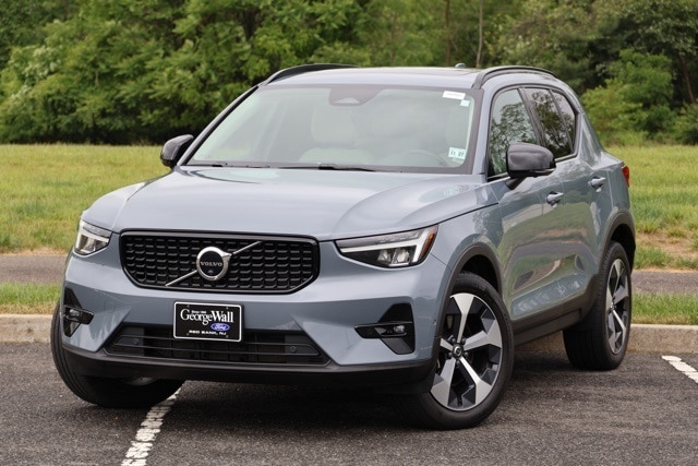 2023 Volvo XC40