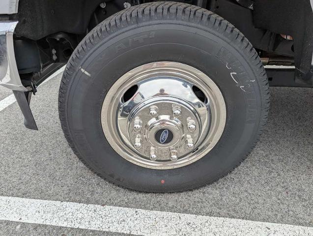 2026 Ford F-350 Super Duty Chassis Cab XL - Photo 33
