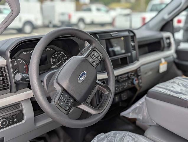 2026 Ford F-350 Super Duty Chassis Cab XL - Photo 35