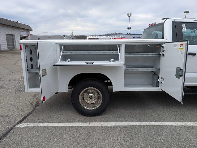 2026 Ford F-350 Super Duty Chassis Cab XL - Photo 39