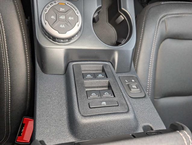 New 2025 Velocity Blue Metallic Ford Badlands® image 53