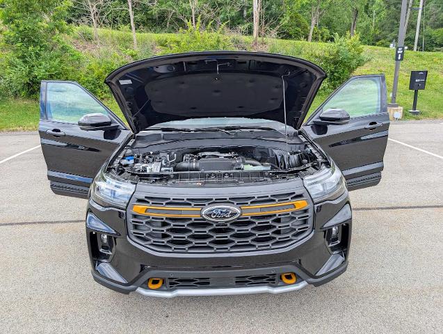New 2026 Agate Black Metallic Ford Tremor® image 45