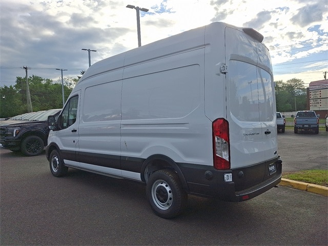 Transit Van 350 High Roof w/148-inch WB