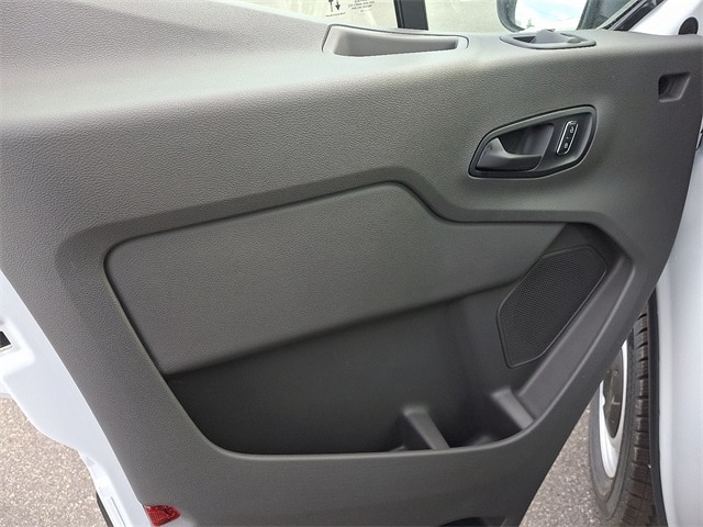 Transit Van 350 High Roof w/148-inch WB