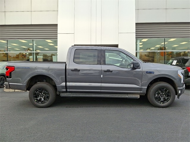 2025 Ford F-150 Lightning XLT's photo