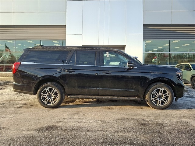 2026 Ford Expedition Active's photo